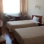 Primavera 2 Hotel 2*