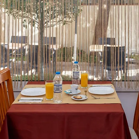 Хотел примавера 2 2*