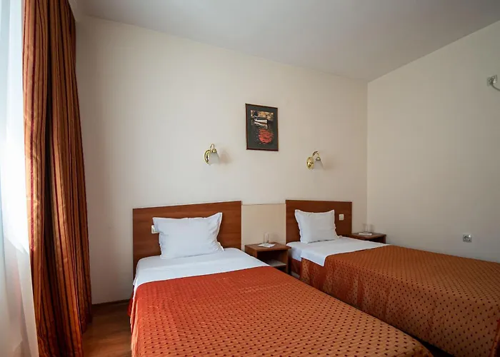 Primavera 2 Hotel 2*